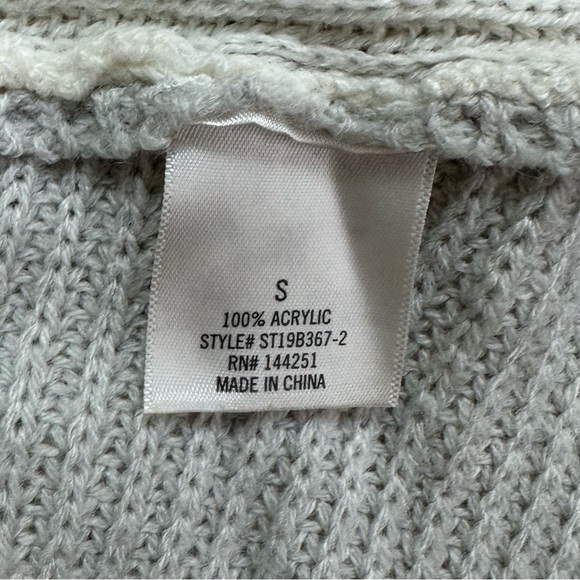 Francesca’s Jun & Ivy Twist Sweater - Picture 3 of 4